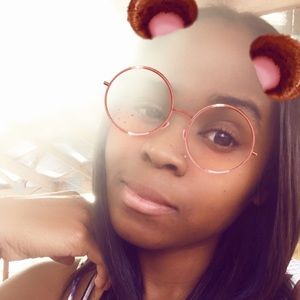 Meet your Posher, Amberley